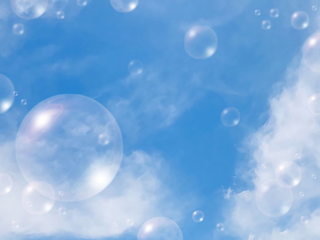 しゃぼん玉が空に浮かぶ様子