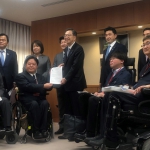 3月15日(火)国土交通大臣室を訪問し、バリアフリー施策の推進について要望を行いました!