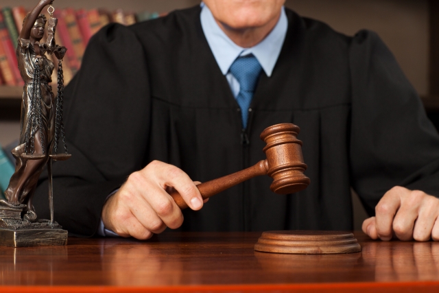 裁判官のイメージ